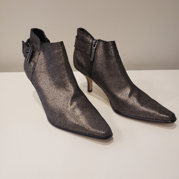 Donald J. Pliner Lure Metalic Suede Booties - sz 6.5 - Picture 1 of 8
